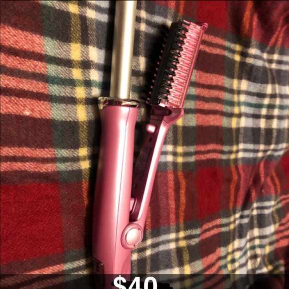 A pair of shoes and hair stuff - Picture 7 of 8